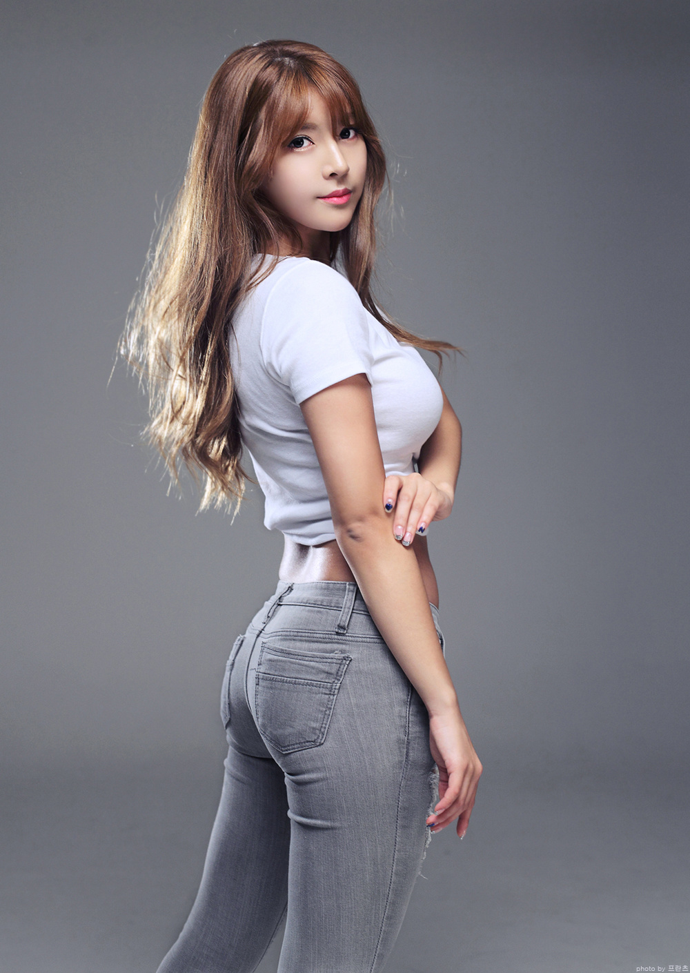 牛仔裤美女, FJuJSE [性感 妹子 Sexy Girls] url = http://img.orzaa.com/co/2016/10/10/12/201610103740.jpg