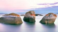 Granite rocks off Flinders Island, Tasmania (© Aurora Photos/Masterfile) Bing Everyday Wallpaper 2016-10-14