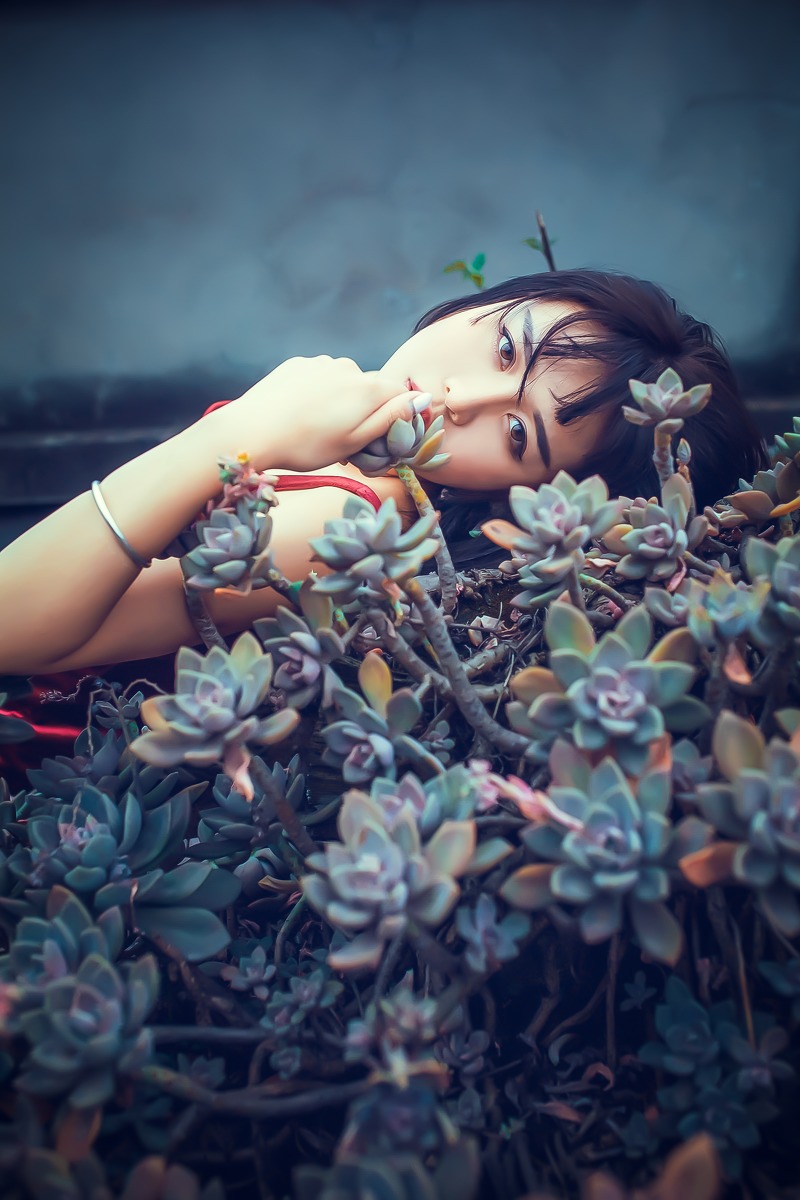 红衣长裙美女, ECeEQK [性感 妹子 Sexy Girls] url = http://img.orzaa.com/co/2016/10/19/00/20161019227.jpg