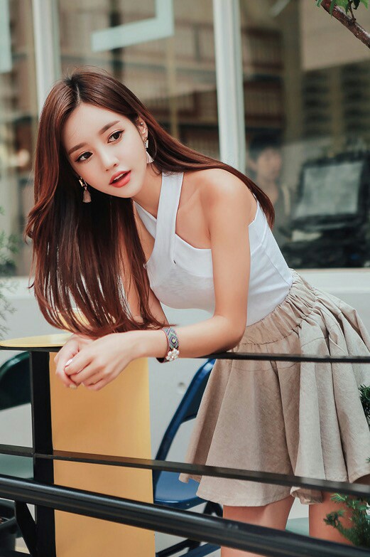 韩国服装美女模特, H51j5V [性感 妹子 Sexy Girls] url = http://img.orzaa.com/co/2016/10/15/16/20161015358.jpg