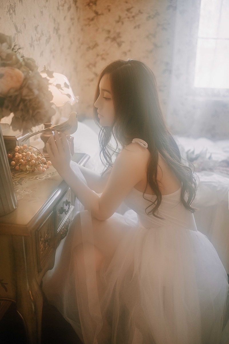 瓜子脸长卷发美女, brPvnX [性感 妹子 Sexy Girls] url = http://img.orzaa.com/co/2016/10/15/16/20161015418.jpg