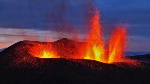 爆发中的艾雅法拉火山，冰岛 (© moodboard/Cultura/Getty Images) Bing Everyday Wallpaper 2016-10-25
/tmp/UploadBetaK5hiq0 [Bing Everyday Wall Paper 2016-10-25] url = http://www.bing.com/az/hprichbg/rb/Eyjafjallajokull_ZH-CN7486636209_1920x1080.jpg

File Size (KB): 307.83 KB
Last Modified: November 26 2021 18:00:21
