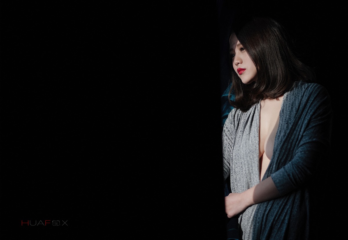 雪白肌肤性感美女, sssMqA [性感 妹子 Sexy Girls] url = http://img.orzaa.com/co/2016/10/23/17/20161023202.jpg