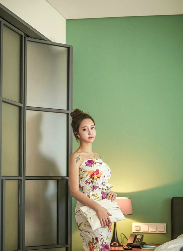 身材娇小美女, HbrCJv [性感 妹子 Sexy Girls] url = http://img.orzaa.com/co/2016/11/02/11/201611021375.jpg