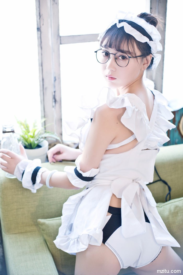 大胸女仆装美女, AfrnNw [性感 妹子 Sexy Girls] url = http://img.orzaa.com/co/2016/11/05/13/201611051953.jpg