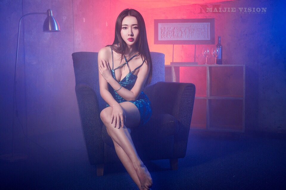 锥子脸长发美女, YXwMNE [性感 妹子 Sexy Girls] url = http://img.orzaa.com/co/2016/11/07/14/201611072342.jpg