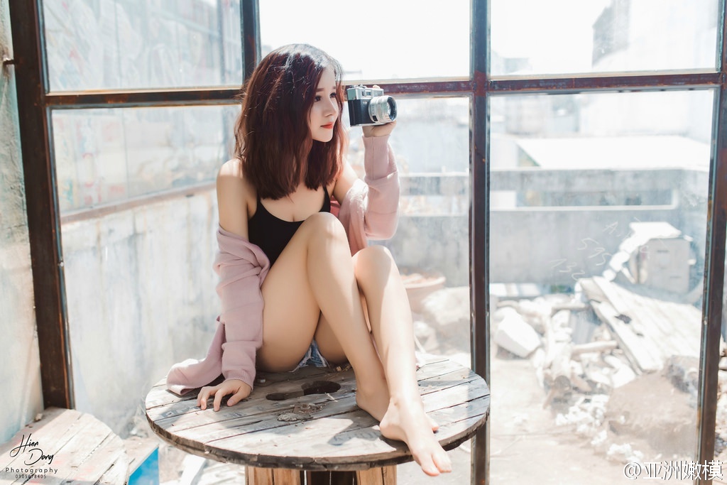 中短发美女, EgkQYj [性感 妹子 Sexy Girls] url = http://img.orzaa.com/co/2016/11/08/09/201611082493.jpg