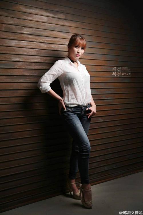 牛仔裤翘臀美女
/tmp/UploadBetaBGF6Oh [性感 妹子 Sexy Girls] url = http://img.orzaa.com/co/2016/11/23/10/20161123757.jpg

File Size (KB): 119.75 KB
Last Modified: November 26 2021 18:02:13
