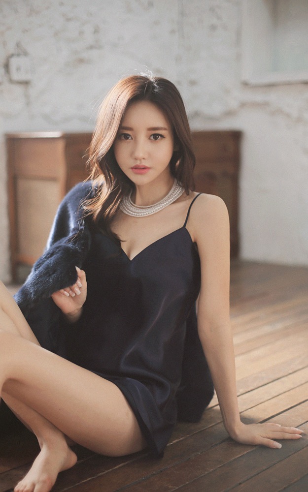 性感美女慵懒写真, iRv252 [性感 妹子 Sexy Girls] url = http://img.orzaa.com/co/2016/11/29/17/201611291232.jpg