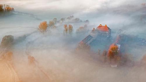 Luftbild von Schloss Oberwerries, Lippeauen, Hamm, Nordrhein-Westfalen, Deutschland (© Hans Blossey/imageBROKER/Alamy Stock Photo) Bing Everyday Wallpaper 2016-12-12
/tmp/UploadBetas7FuNf [Bing Everyday Wall Paper 2016-12-12] url = http://www.bing.com/az/hprichbg/rb/SchlossOberwerries_DE-DE11252815343_1920x1080.jpg

File Size (KB): 313.86 KB
Last Modified: November 26 2021 17:22:25
