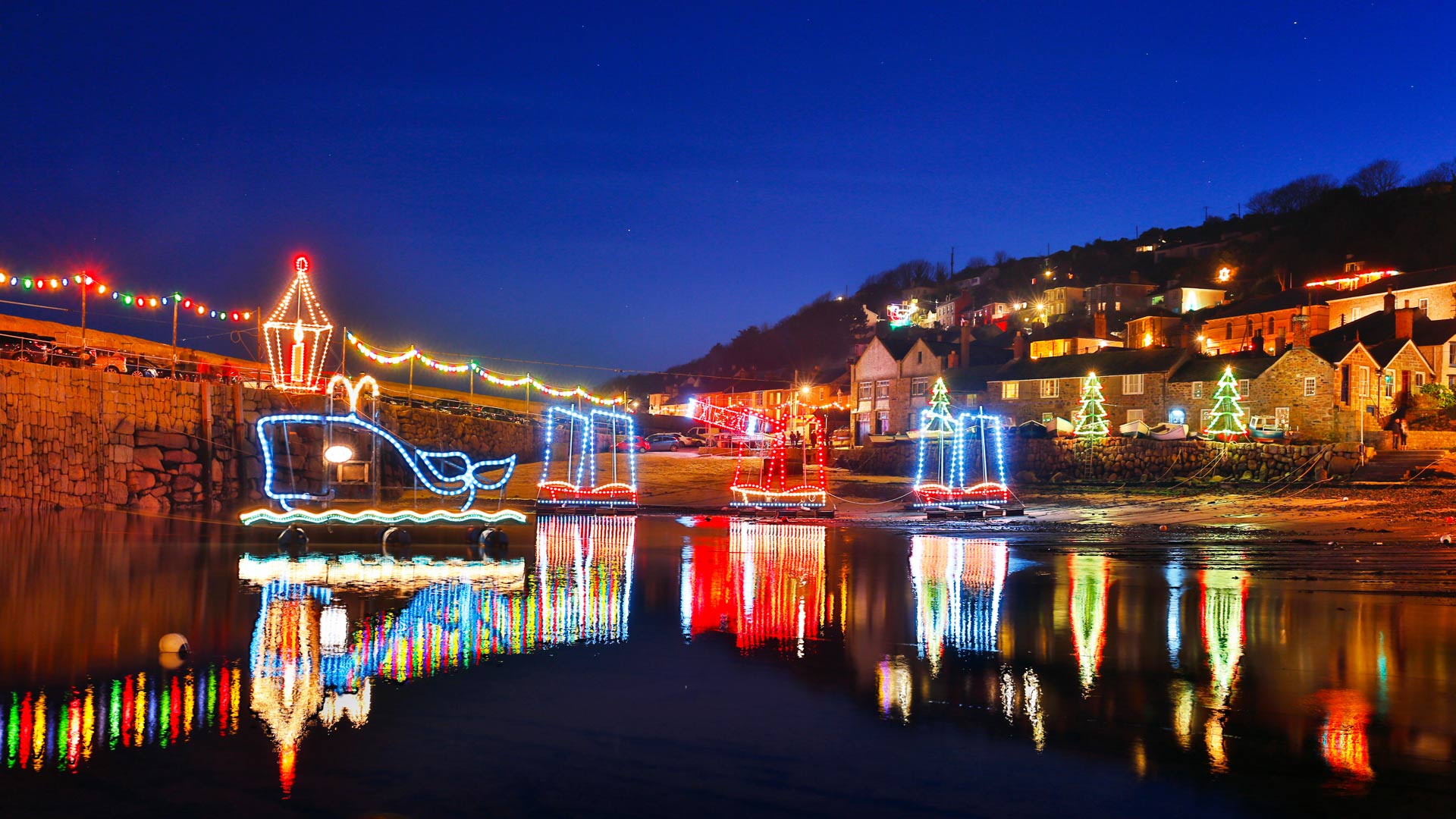 Christmas lights in Mousehole, Cornwall (© David Chapman/Alamy) Bing Everyday Wallpaper 2016-12-17, h4GcdY [Bing Everyday Wall Paper 2016-12-17] url = http://www.bing.com/az/hprichbg/rb/MouseholeLights_EN-GB8796101076_1920x1080.jpg