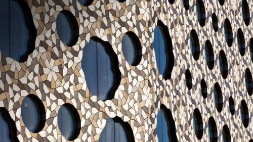 Ravensbourne college building on the Greenwich Peninsula, London (© Steve Vidler/Superstock) Bing Everyday Wallpaper 2017-01-02
/tmp/UploadBeta0JHAfN [Bing Everyday Wall Paper 2017-01-02] url = http://www.bing.com/az/hprichbg/rb/RavensbourneCollege_EN-GB10267057685_1920x1080.jpg

File Size (KB): 333.15 KB
Last Modified: November 26 2021 17:16:27
