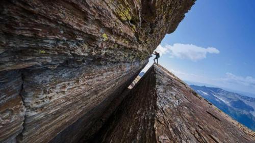 一位登山爱好者正在征服Cabinet山峰，蒙大拿州 (© Steven Gnam/Tandem Stills + Motion) Bing Everyday Wallpaper 2017-01-02
/tmp/UploadBeta2S94lk [Bing Everyday Wall Paper 2017-01-02] url = http://www.bing.com/az/hprichbg/rb/CabinetClimber_ZH-CN8091149480_1920x1080.jpg

File Size (KB): 328.06 KB
Last Modified: November 26 2021 17:16:26
