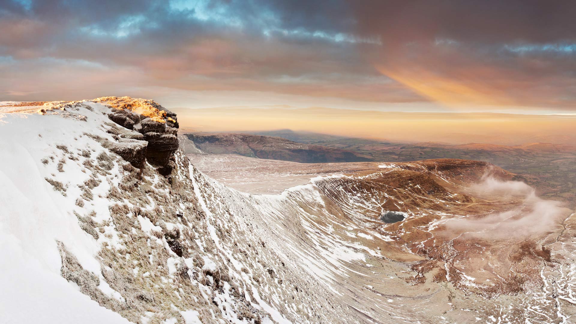 Pen y Fan in the Brecon Beacons National Park, South Wales (© Esen Tunar Photography/Getty Images) Bing Everyday Wallpaper 2017-01-05, iyCMO3 [Bing Everyday Wall Paper 2017-01-05] url = http://www.bing.com/az/hprichbg/rb/PenyFan_EN-GB9778102308_1920x1080.jpg