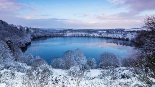 ｢ヴァインフェルダー・マール｣ドイツ, ラインラント＝プファルツ州 (© Winfried Schäfer/Alamy) Bing Everyday Wallpaper 2017-01-19
/tmp/UploadBetapmiEsi [Bing Everyday Wall Paper 2017-01-19] url = http://www.bing.com/az/hprichbg/rb/MaarWinter_JA-JP8565747252_1920x1080.jpg

File Size (KB): 324.62 KB
Last Modified: November 26 2021 17:16:50
