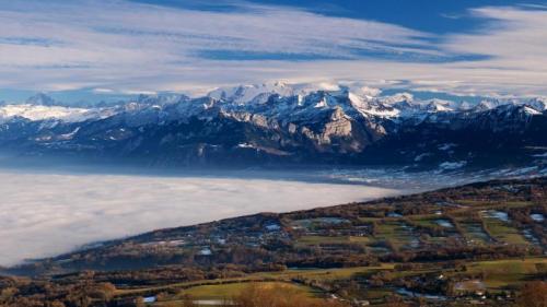 The Mont Blanc massif, seen from Mont Salève, France (© Niggli/Nimia) Bing Everyday Wallpaper 2017-01-21
/tmp/UploadBetaTGHYcQ [Bing Everyday Wall Paper 2017-01-21] url = http://www.bing.com/az/hprichbg/rb/MontBlancVideo_EN-US9230432404_1920x1080.jpg

File Size (KB): 295.05 KB
Last Modified: November 26 2021 17:16:26
