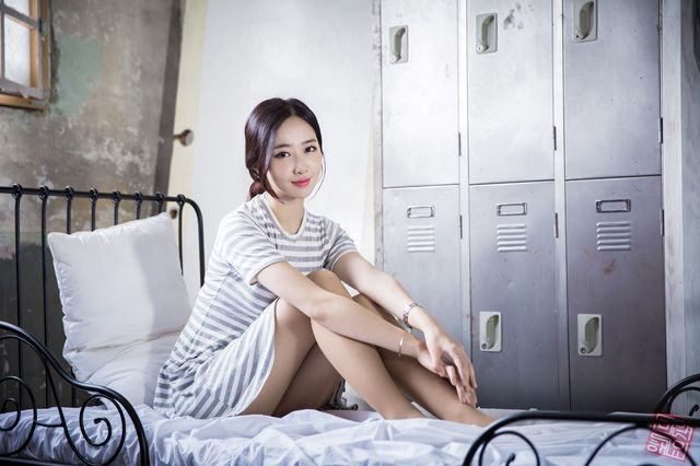 皮肤白皙亮丽美女, HRiRVV [性感 妹子 Sexy Girls] url = http://img.orzaa.com/co/2017/02/03/07/201702031405.jpg
