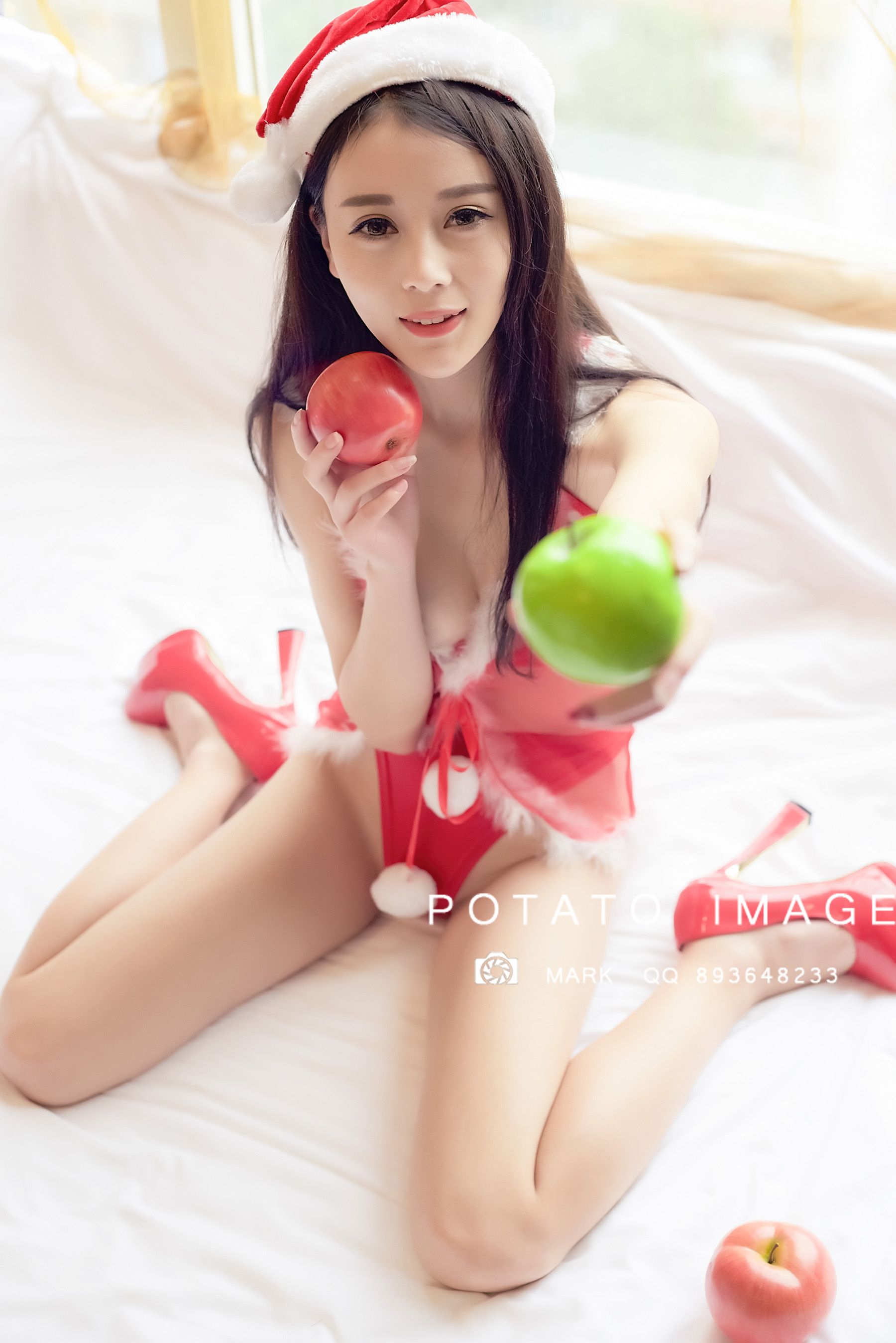 圣诞装美女, 5O0wfR [性感 妹子 Sexy Girls] url = http://img.orzaa.com/co/2017/01/30/02/20170130769.jpg