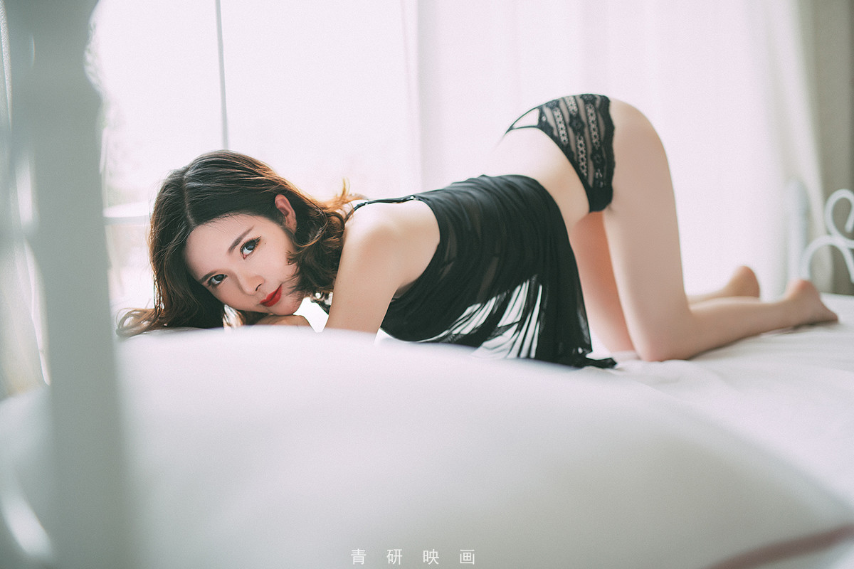 少妇内衣床上写真, LkHG5w [性感 妹子 Sexy Girls] url = http://img.orzaa.com/co/2017/01/30/02/20170130813.jpg