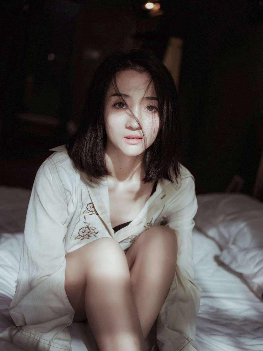 美女着内裤床上写真, ItQM9u [性感 妹子 Sexy Girls] url = http://img.orzaa.com/co/2017/01/30/02/20170130792.jpg