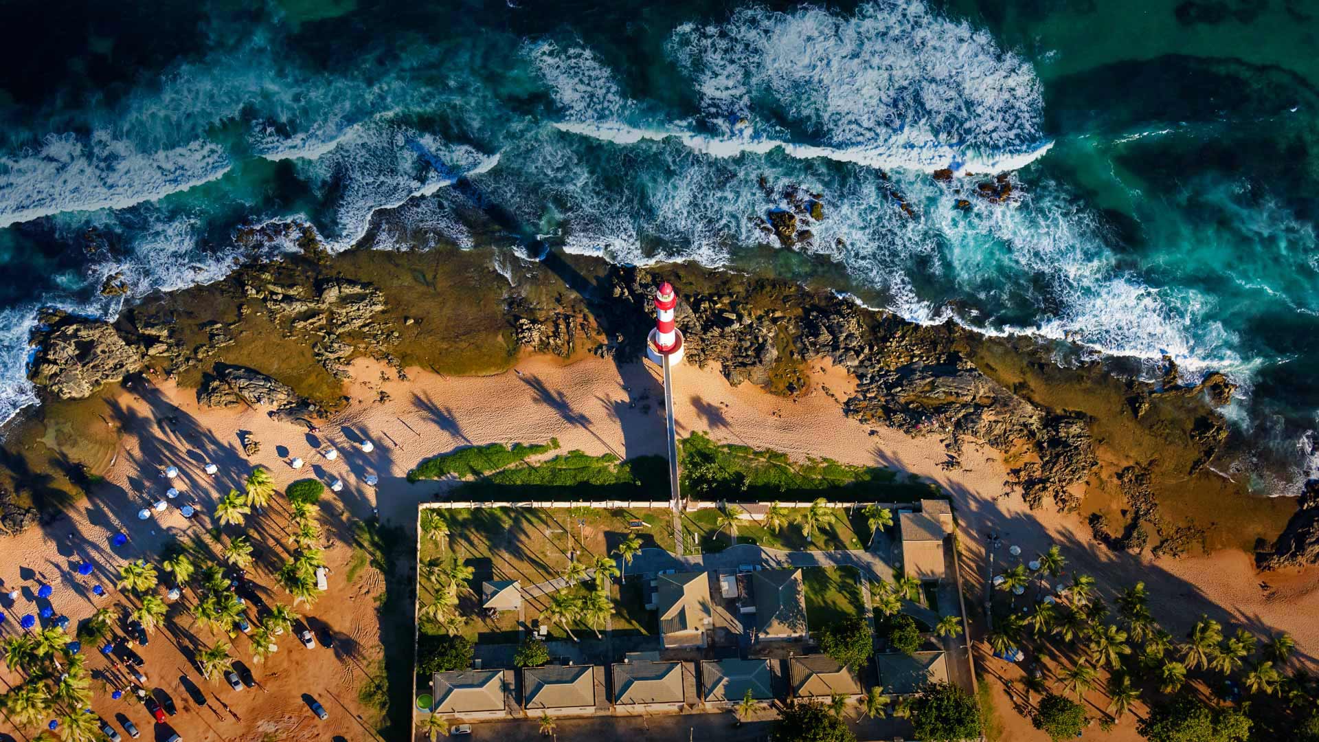 萨尔瓦多的Itapuã 灯塔，巴西巴伊亚州 (© Uiler Costa/Offset) Bing Everyday Wallpaper 2017-02-08, wUzcwn [Bing Everyday Wall Paper 2017-02-08] url = http://www.bing.com/az/hprichbg/rb/ItapuaLighthouse_ZH-CN10867280946_1920x1080.jpg