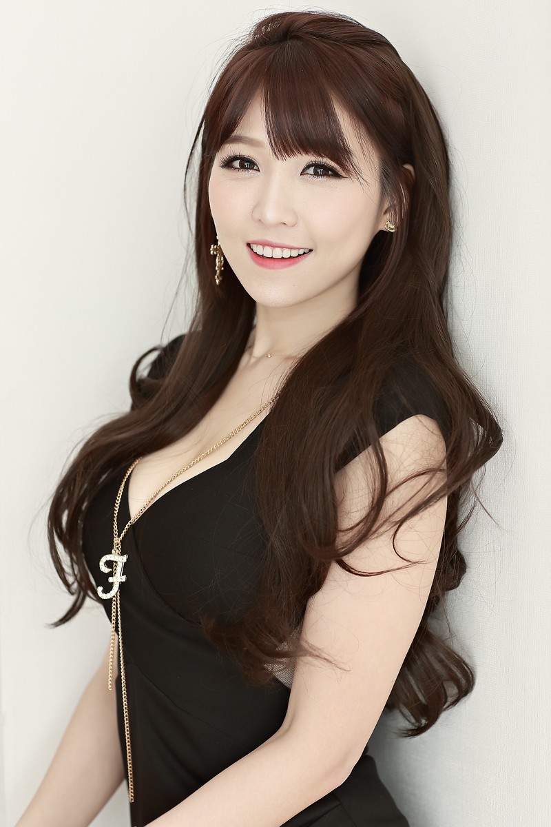 性感少妇写真, HNV3eN [性感 妹子 Sexy Girls] url = http://img.orzaa.com/co/2017/02/03/07/20170203166.jpg