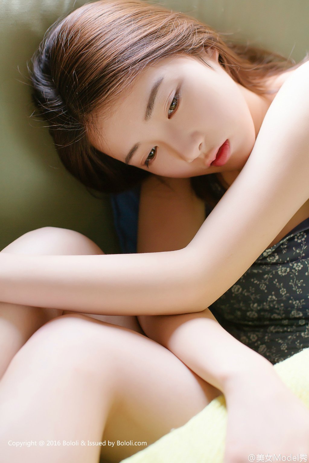 吊带裙白皙美女, ln2SHG [性感 妹子 Sexy Girls] url = http://img.orzaa.com/co/2017/01/17/16/201701174.jpg