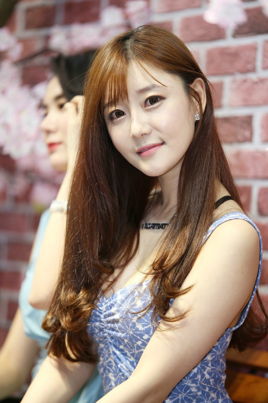 韩国大眼大胸美女, sMxB4Z [性感 妹子 Sexy Girls] url = http://img.orzaa.com/co/2017/02/03/07/20170203463.jpg