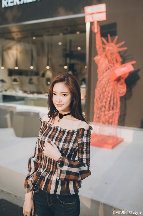 韩国极品长腿高挑美女街拍秀
/tmp/UploadBetaGOxwUo [性感 妹子 Sexy Girls] url = http://img.orzaa.com/co/2017/02/03/07/20170203511.jpg

File Size (KB): 153.83 KB
Last Modified: November 26 2021 17:15:04
