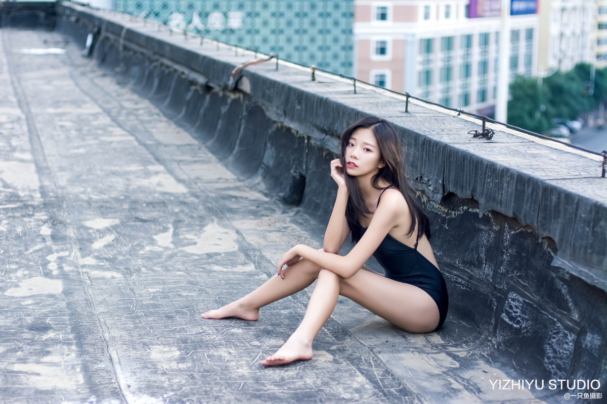 美女天台写真, h1QUky [性感 妹子 Sexy Girls] url = http://img.orzaa.com/co/2017/01/30/02/20170130827.jpg