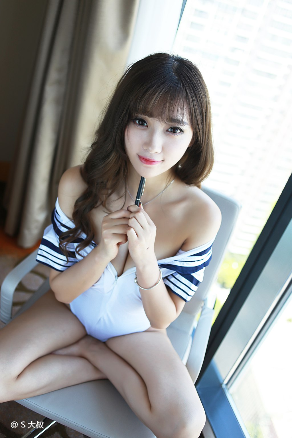 美胸美女, H7b5IW [性感 妹子 Sexy Girls] url = http://img.orzaa.com/co/2017/01/30/02/20170130234.jpg