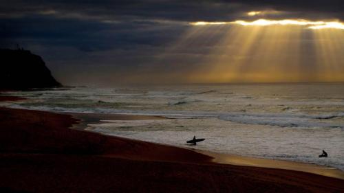 Surfers at Bar Beach in Newcastle, New South Wales (© Fairfax Media/Getty Images) Bing Everyday Wallpaper 2017-02-20
/tmp/UploadBetavxT3UD [Bing Everyday Wall Paper 2017-02-20] url = http://www.bing.com/az/hprichbg/rb/BarBeach_EN-AU9788146722_1920x1080.jpg

File Size (KB): 292.06 KB
Last Modified: November 26 2021 17:16:16
