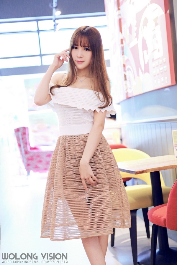 韩国锥子脸大胸美女, LGIthO [性感 妹子 Sexy Girls] url = http://img.orzaa.com/co/2017/02/24/05/20170224653.jpg
