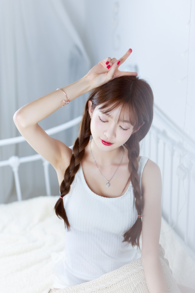 零零后小美女, aHnEBj [清纯 妹子 Cute Ladies] url = http://img.orzaa.com/co/2017/03/12/17/20170312695.jpg