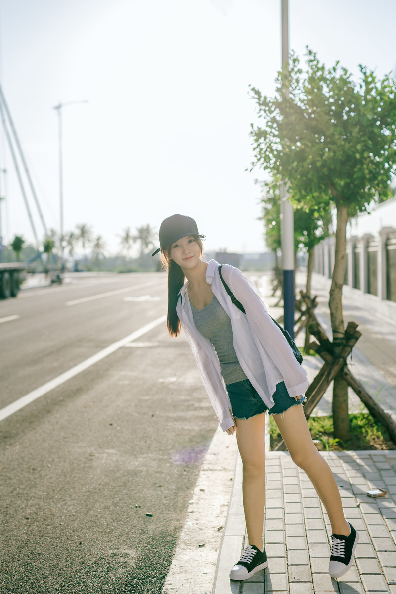 阳光下的女孩, ObrWEM [清纯 妹子 Cute Ladies] url = http://img.orzaa.com/co/2017/03/12/17/201703121049.jpg