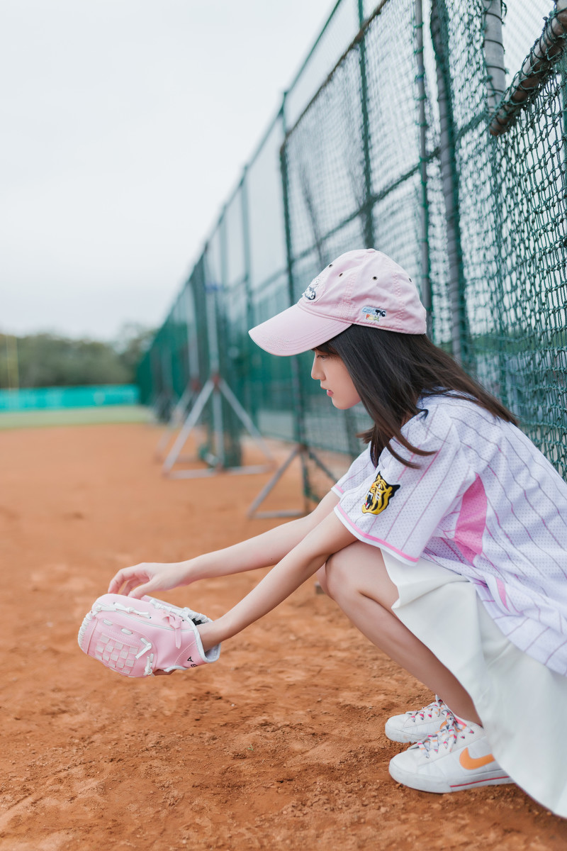 棒球少女, hscHUh [清纯 妹子 Cute Ladies] url = http://img.orzaa.com/co/2017/03/12/17/201703121128.jpg