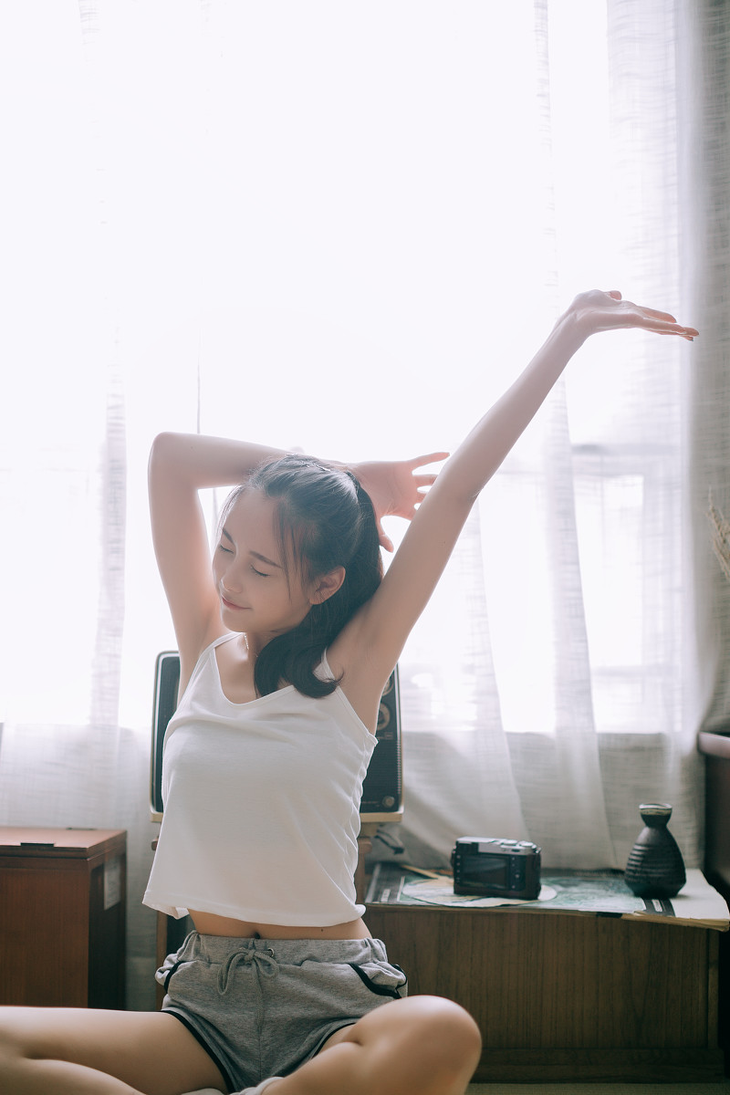 美女80年代风格写真, pi1YpE [清纯 妹子 Cute Ladies] url = http://img.orzaa.com/co/2017/03/12/17/201703121375.jpg