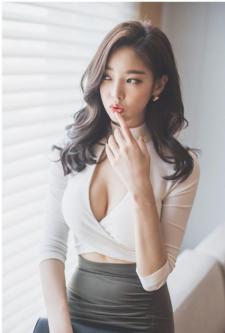 韩国大胸气质美女