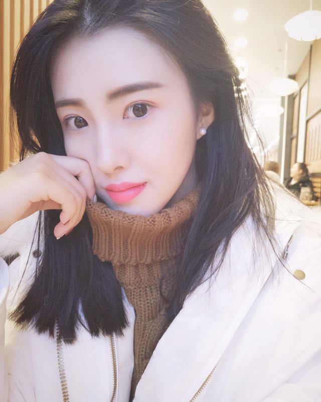 瓜子脸美女, pGyTVy [清纯 妹子 Cute Ladies] url = http://img.orzaa.com/co/2017/03/12/17/20170312816.jpg