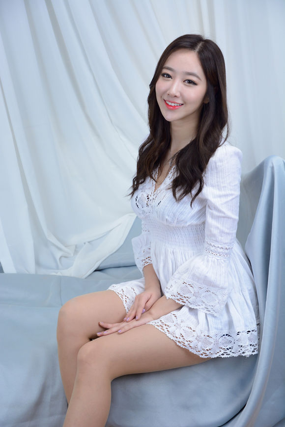 韩国轻熟女, Iz0SGJ [性感 妹子 Sexy Girls] url = http://img.orzaa.com/co/2017/02/24/05/20170224320.jpg