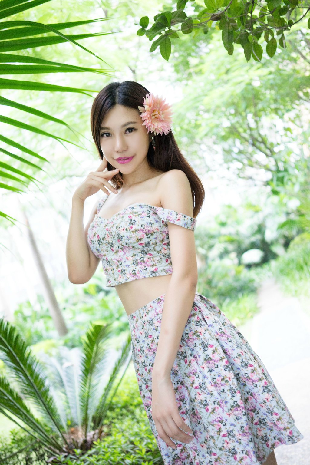 酷似angelababy的美女, RzyEEW [性感 妹子 Sexy Girls] url = http://img.orzaa.com/co/2017/02/24/05/2017022492.jpg