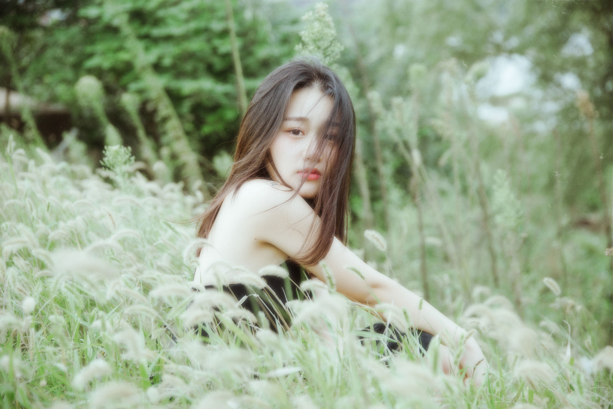 白皙美女吊带裙写真, ZDBmZz [清纯 妹子 Cute Ladies] url = http://img.orzaa.com/co/2017/03/12/16/20170312472.jpg