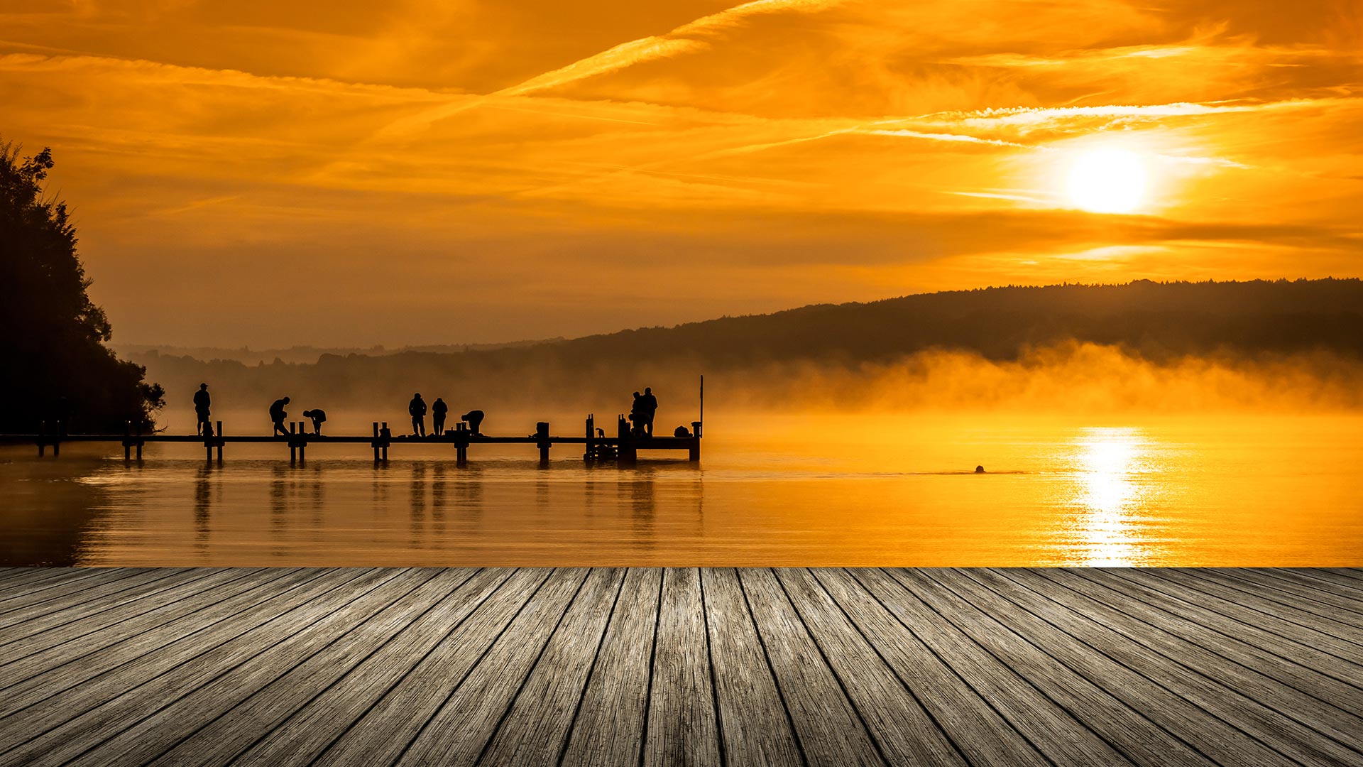 Frühsportler auf einem Steg am Starnberger See, Bayern, Deutschland (© magann/iStock/Getty Images Plus) Bing Everyday Wallpaper 2017-04-06, ghsd9j [Bing Everyday Wall Paper 2017-04-06] url = http://www.bing.com/az/hprichbg/rb/StarnbergSteg_DE-DE12648164295_1920x1080.jpg