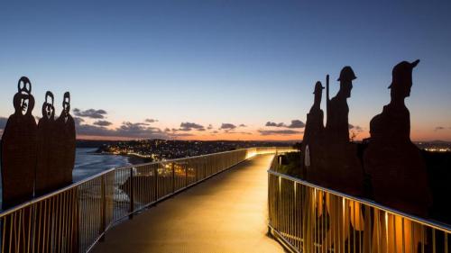 Anzac silhouettes at Newcastle Memorial Walk in Newcastle, New South Wales (© David Angel/Alamy) Bing Everyday Wallpaper 2017-04-25
/tmp/UploadBetaEDVzn3 [Bing Everyday Wall Paper 2017-04-25] url = http://www.bing.com/az/hprichbg/rb/AnzacWalk_EN-AU9691204306_1920x1080.jpg

File Size (KB): 279.17 KB
Last Modified: November 26 2021 17:09:54
