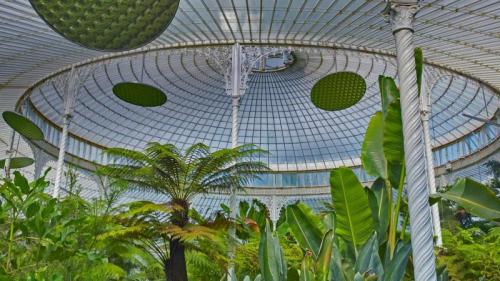 Glashaus „Kibble Palace“, Botanische Gärten Glasgow, Schottland (© Allan Baxter/Gallery Stock) Bing Everyday Wallpaper 2017-05-01
/tmp/UploadBetaq1uhsx [Bing Everyday Wall Paper 2017-05-01] url = http://www.bing.com/az/hprichbg/rb/QueensParkGlasshouse_DE-DE11222856218_1920x1080.jpg

File Size (KB): 337.85 KB
Last Modified: November 26 2021 17:16:55
