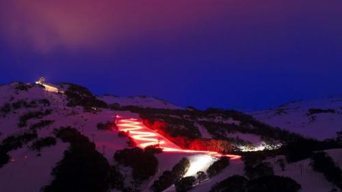 Skier with red torch at dusk in Thredbo, New South Wales (© Taras Vyshnya/Shutterstock) Bing Everyday Wallpaper 2017-06-09
/tmp/UploadBetaQ6AB3S [Bing Everyday Wall Paper 2017-06-09] url = http://www.bing.com/az/hprichbg/rb/ThredboDusk_EN-AU14236827981_1920x1080.jpg

File Size (KB): 242.51 KB
Last Modified: November 26 2021 17:21:56
