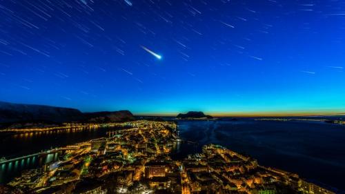 奥勒松上空的流星，挪威 (© Stian Rekdal/Nimia) Bing Everyday Wallpaper 2017-08-06
/tmp/UploadBetaV01lW7 [Bing Everyday Wall Paper 2017-08-06] url = http://www.bing.com/az/hprichbg/rb/AlesundNorway_ZH-CN9988504070_1920x1080.jpg

File Size (KB): 328.78 KB
Last Modified: November 26 2021 17:21:34
