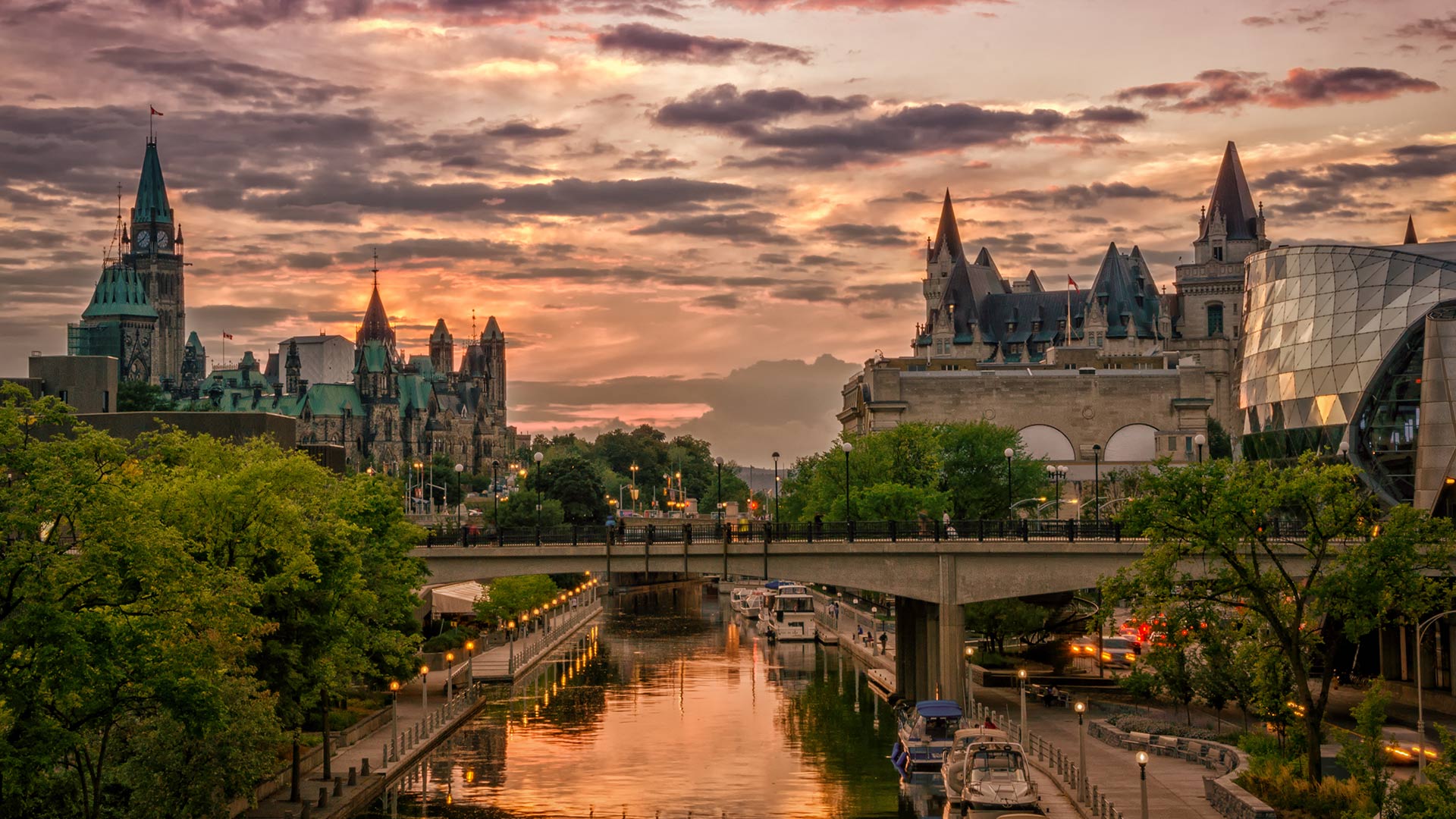 Rideau Canal at sunset with Chateau Laurier in the background, Ottawa, Canada (© Christophe Ledent/Getty Images) Bing Everyday Wallpaper 2017-11-03, fxEjiH [Bing Everyday Wall Paper 2017-11-03] url = http://www.bing.com/az/hprichbg/rb/RideauSunset_ROW12485526279_1920x1080.jpg