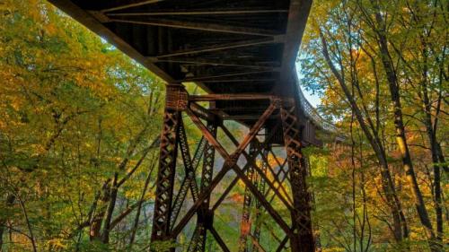 Ehemalige Eisenbahnbrücke Rosendale Trestle, Rosendale, New York, USA (© Greg Miller/Gallery Stock) Bing Everyday Wallpaper 2017-11-11
/tmp/UploadBeta7WKH6J [Bing Everyday Wall Paper 2017-11-11] url = http://www.bing.com/az/hprichbg/rb/RosendaleTrestle_DE-DE10115503783_1920x1080.jpg

File Size (KB): 329.4 KB
Last Modified: November 26 2021 17:21:44
