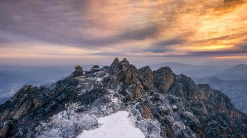 【今日小雪】老君山山顶上的寺庙夕阳美景，中国河南省洛阳市  (© SergeyOrlov/Design Pics/plainpicture) Bing Everyday Wallpaper 2017-11-22
/tmp/UploadBetay4Wm6Q [Bing Everyday Wall Paper 2017-11-22] url = http://www.bing.com/az/hprichbg/rb/Forest20171122_ZH-CN11904842708_1920x1080.jpg

File Size (KB): 314.96 KB
Last Modified: November 26 2021 17:21:42
